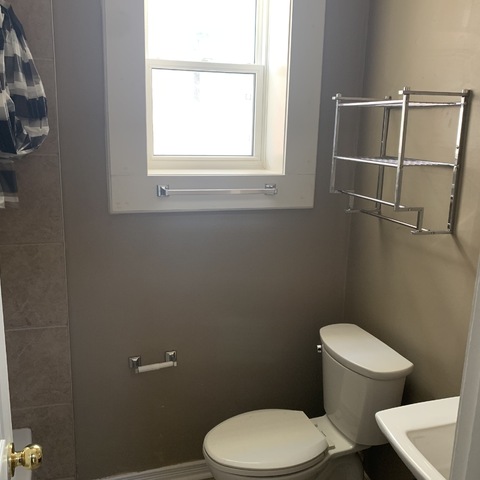 Bathroom A of [property_address]